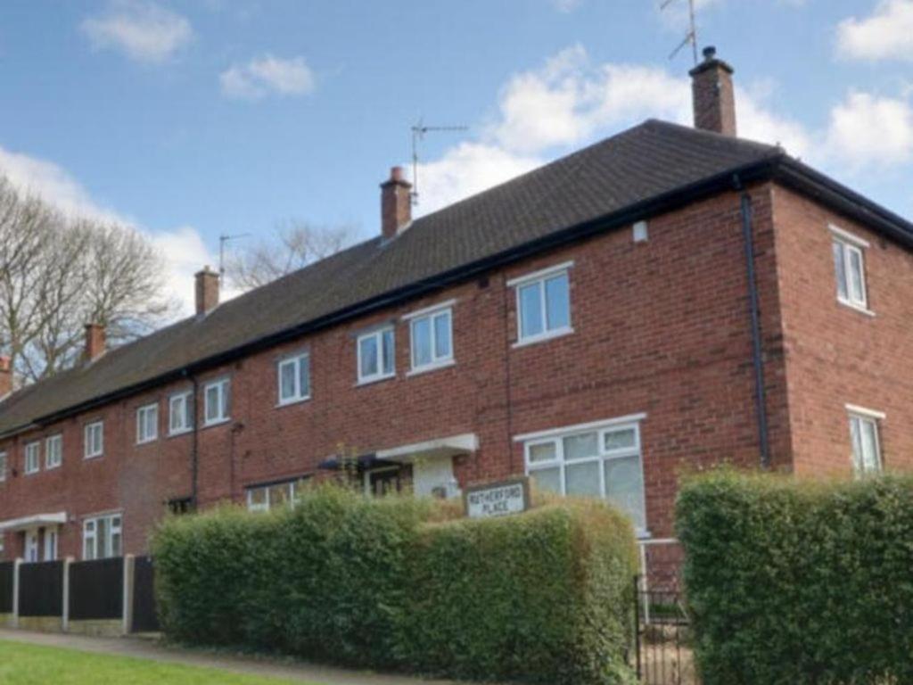 Lodge Park - 2 Minutes Walk To Stoke Hospital Exterior photo